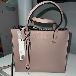 MARC JACOBS LEATHER TOTE 👜